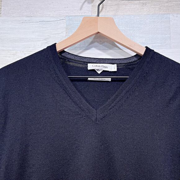 Calvin Klein 100% Extra Fine Merino Wool V Neck Sweater Black Mens Large - Picture 2 of 6